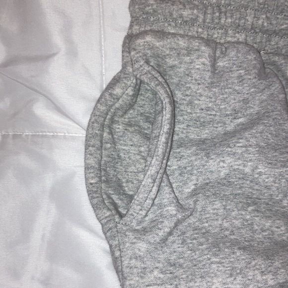 Gray sweatpants - Picture 7 of 8